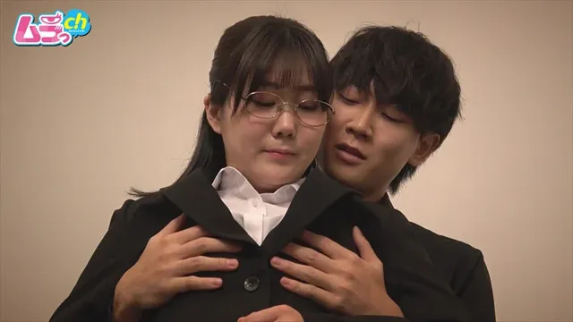 大学4年のNNT女。推し… ホテル部屋REC マ●コの奥までじっくり身体検査!