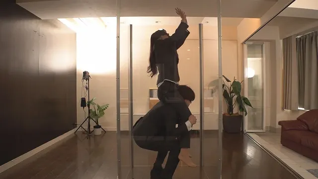 会社の先輩後輩・男女ペア… 街角素人実験ナンパ！同僚同士で密室脱出ゲーム！