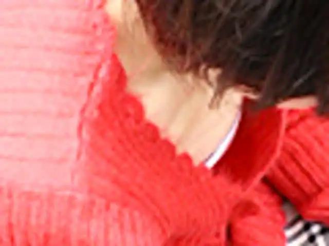 街行く素人娘達のスカート… 接写盗撮 パンツ・胸…チラリズムII Part2