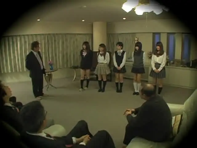 M男がドSな女子校生を競… 女王様JK売買 Mオヤジが集まる秘密サークル盗撮