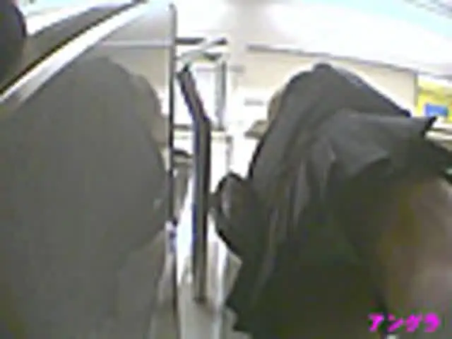 かわいいパンツをひたすら… 電車内真下アングル超ヒップ！！ Vol.12