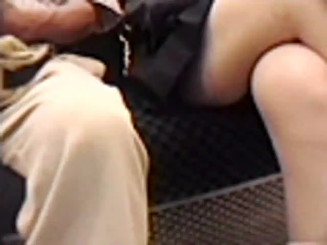 街を歩いていると制服の彼… 街撮 女子校生の脚 後編