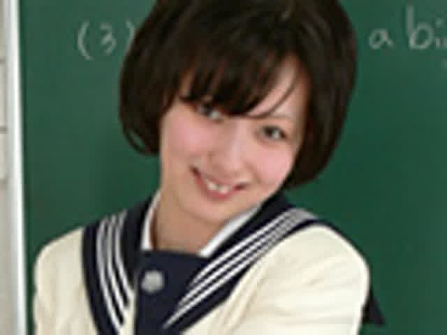 美穂ちゃんは恥ずかしがり… 教室での羞恥おもらし体験