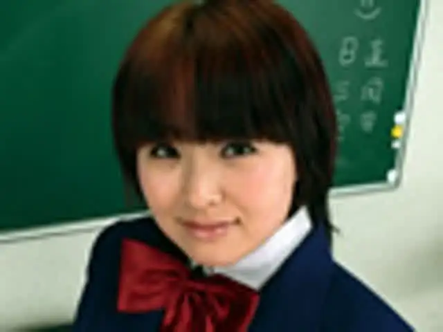 ぱっちりのおメメと柔らか… ぷにぷに少女公開しっこ