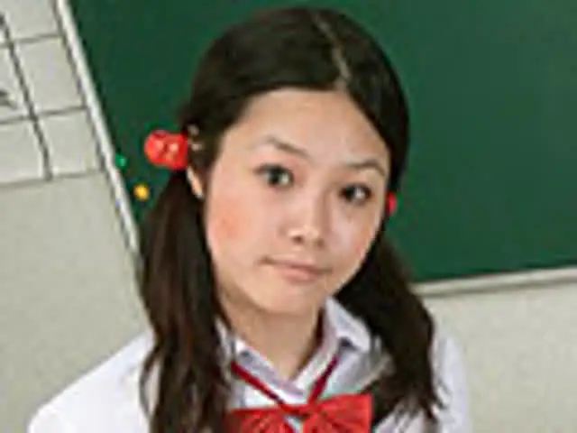 遥ちゃんは黒髪ツインテー… 豪雨のようなおもらし