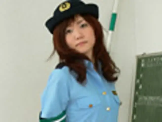 婦警のくせにおもらしとい… ノーパン婦警の尿失態