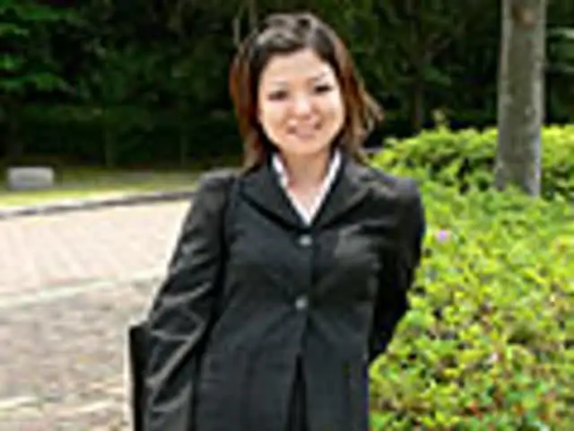 おしっこの勢いには定評の… 野外で晒した下半身と尿