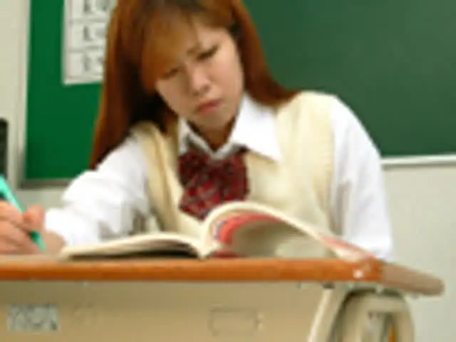 教室の一番後ろの席の女の… 先生、トイレに行かせて