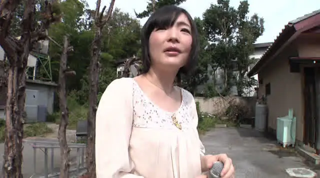 立ちション便と、犬の糞を… ハプニング リポート中に脱糞！ 怒りの住人編