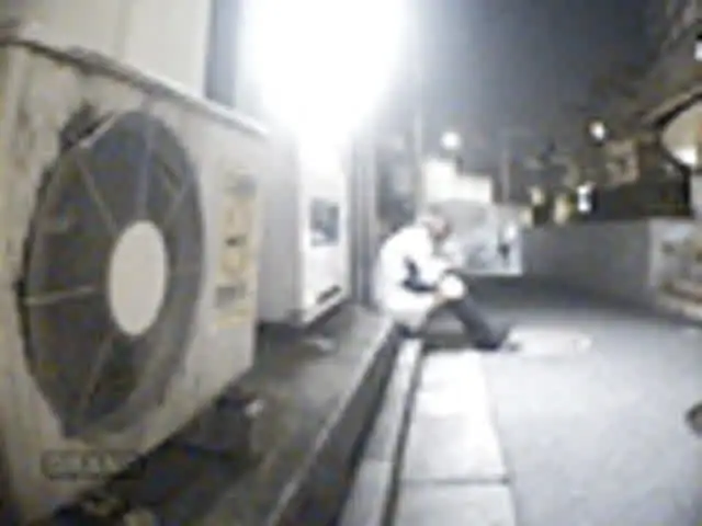 夜の繁華街が、賑やかにな… 夜の繁華街 泥酔女強制嘔吐1