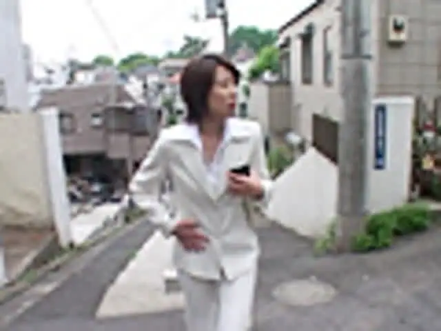 ムッチリしたお尻を左右に… うんこおもらし6