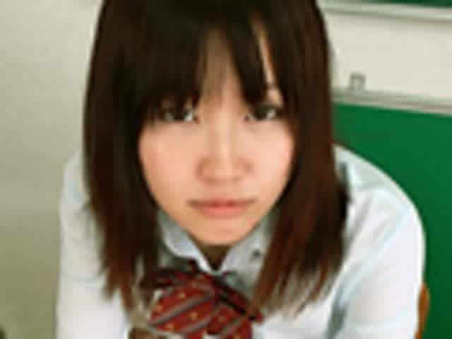 肩まであるサラサラの髪、… ビショビショの美少女