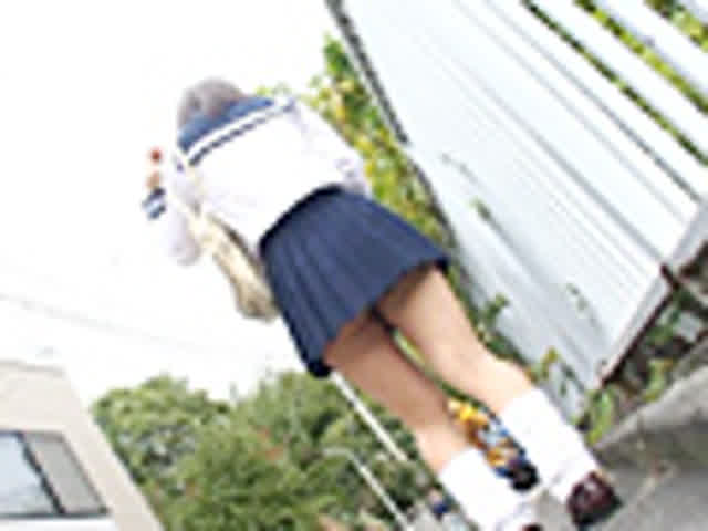 教室で大量にイチジク浣腸… 続・浣腸2