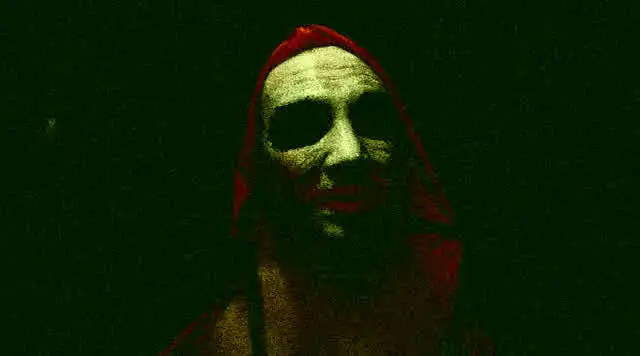 目が覚めると、部屋の中央… クソウ KUSAW