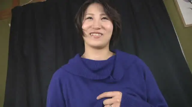 手マンをするとすぐに潮を… 「スカトロマニアの女」うんこ膣詰めセックス