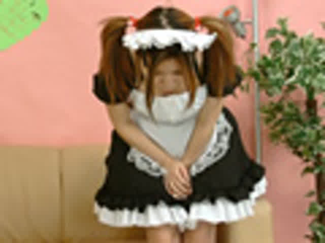 メイド服に身を包んだ、お… コスプレ女子失禁ショー