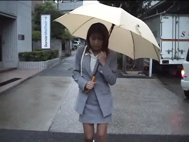 “ああ、たすけて!”“も… 大便おもらし30