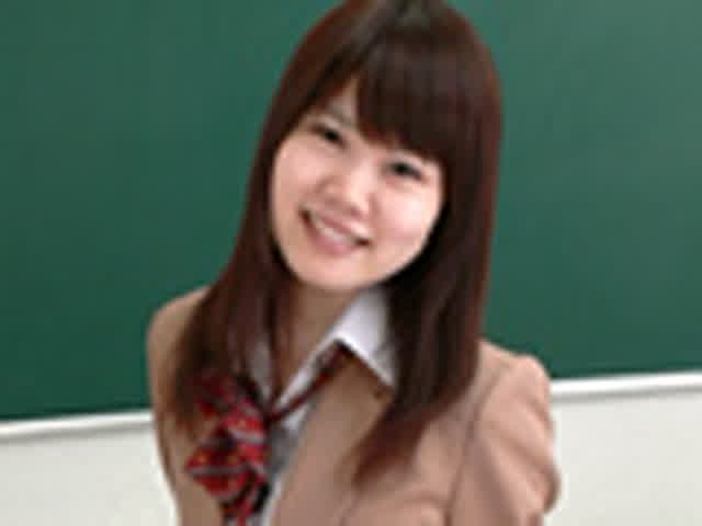 黒髪ロングヘアーの天然美… ゆる系美少女の羞恥おもらし