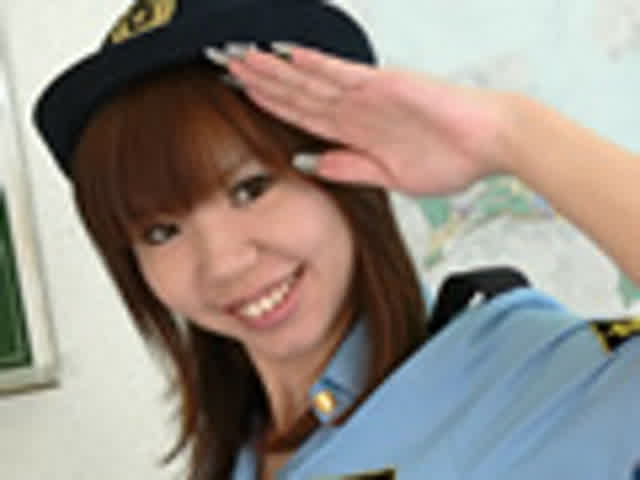 過酷な現場仕事とはどう見… キュートな婦警の濃厚小便