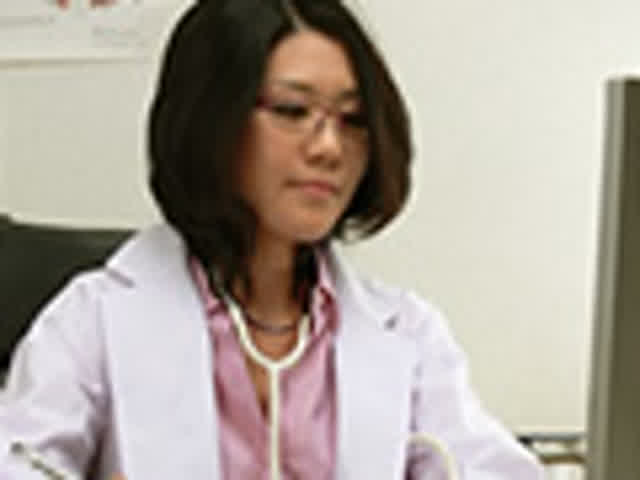 あすか先生は院内でも人気… 背徳女医の恍惚放尿