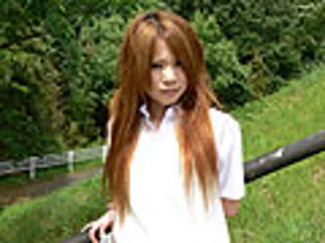 小柄で華奢なさくらはキュ… 逃れられない乙女の尿意