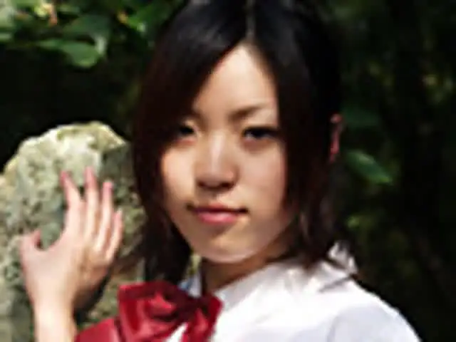 夏の盛りの公園で、彼女は… 失禁女子校生の放課後