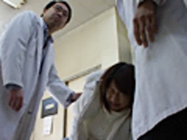 （第一話）歩行中突然尿意… 続・平成おもらし物語19
