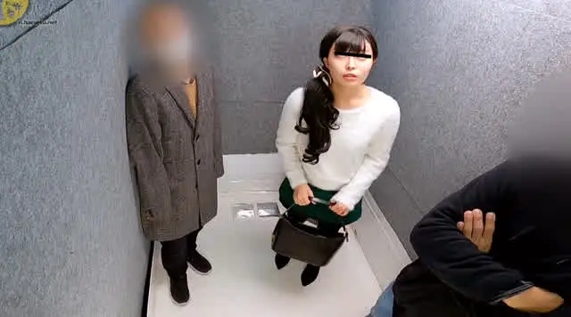 止まったエレベーターの中… 止まるエレベーター 非常用トイレ緊急うんこ2