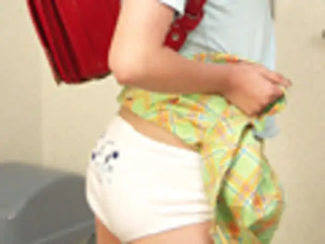 尿道ゆるめのおもらしっ子… おもらしの時間ですよ