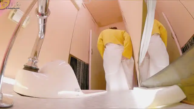 本作は、パンツの撮影と言… 女に下剤を飲ませ排泄姿を覗いた上、ウンコを採取12