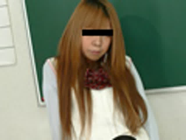 「変態。そんなに私のこと… ギャルの尿が降り注ぐ
