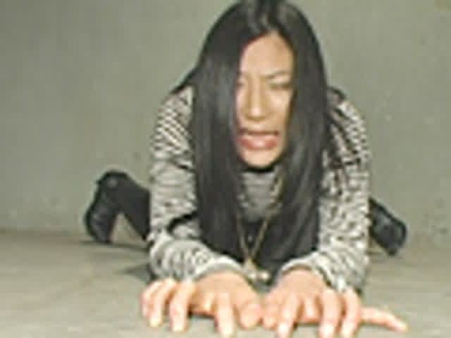 もう、ずっとガマンしてた… トイレはどこよ！？あぁ、漏れちゃう！！ チヒロ編