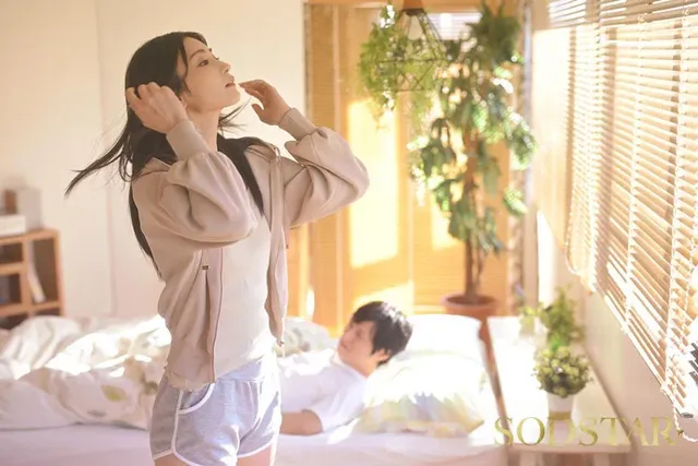 鈴さんとは同僚として出会… 絶倫彼女に翻弄されるセックスライフ 本庄鈴