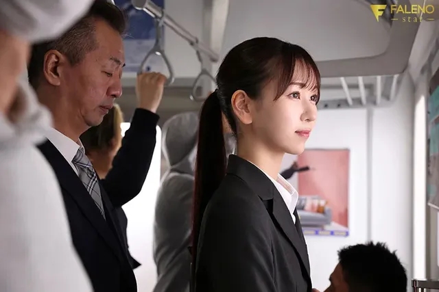 美しい黒髪のスレンダー美… 集団弄り魔たちに毎朝2時間躾された軟体OL 森あやみ