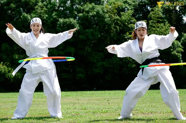 AV女優8年目の壁をぶち… 魁・真咲塾 28時間完全痴女覚醒訓練 吉高寧々