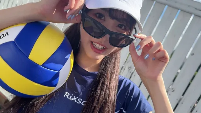 都内のビーチバレーサーク… ビーチバレー女子の一球入魂SEX ！小野坂ゆいか