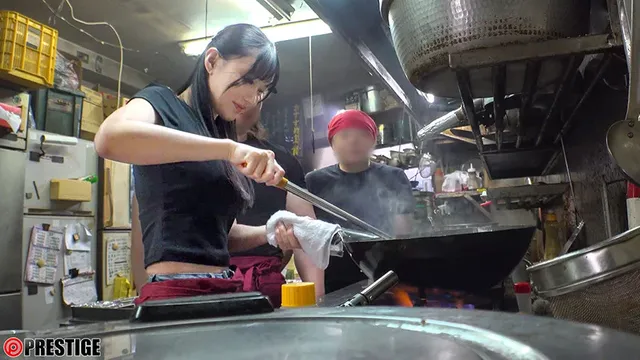 プレステージ専属女優『三… 男だらけのラーメン屋に三佳 詩、置いてきた。