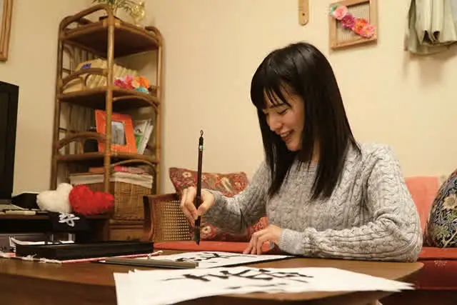 透き通るような白い肌がま… 八尋麻衣 19歳 SOD専属AVデビュー