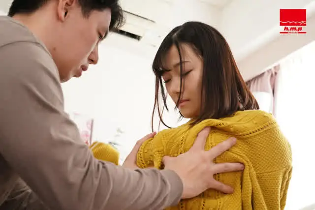 素人童貞のボクにできた初… 初めて出来た彼女を脱がしたら隠れ美巨乳だった！
