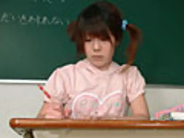 教室で少女を襲う惨劇。か… ロリ少女陵辱絶頂地獄