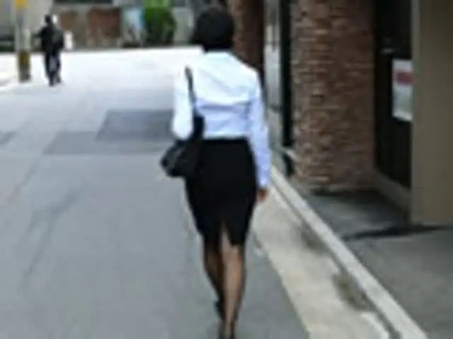 颯爽と街を歩くプライドの… お高くとまった熟女を陵辱