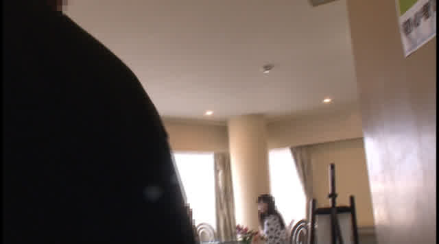 人妻たちが多く集う習い事… 痴漢され淫語を言わされながら欲情する上品妻2