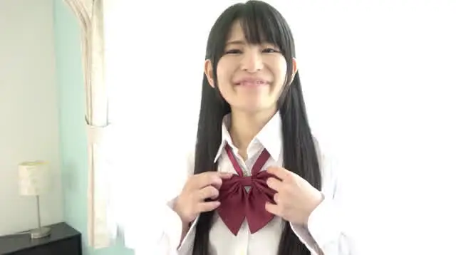 制服が似合う新人女優・稲… 稲見なずなチャンの制服女子からの足裏くすぐり責め！