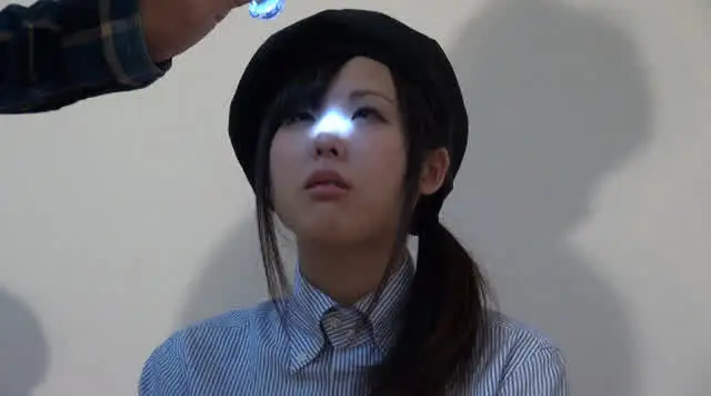 接客業の女性を対象に催眠… 催眠接客研修2 ～自分を見失う美人店員～