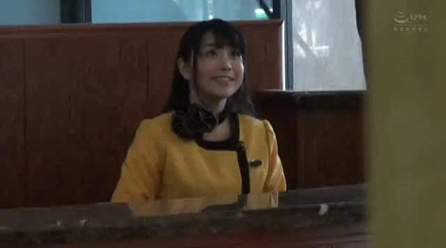 美人受付嬢を犯す衝撃映像… 受付嬢in...（脅迫スイートルーム） 皆野あい