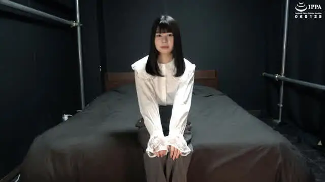 足裏＆ソフトくすぐりに弱… 私服でくすぐりチェック！ WAKA-048 月美りょう（1）