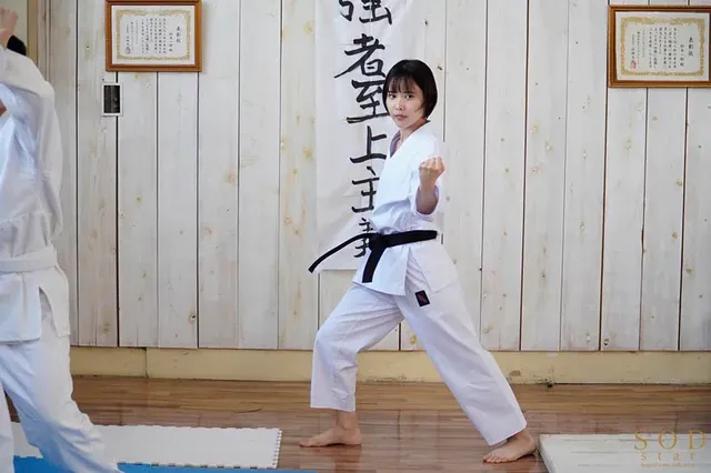 SODの人気企画が6年ぶ… 催罠光線で支配された空手美少女 柴崎はる
