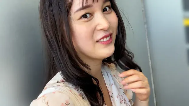 街行く女性に声をかけくす… 街角で声をかけてくすぐりさせてもらう ありすちゃん