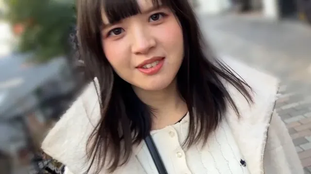 街行く女性に声をかけくす… 街角で声をかけてくすぐりさせてもらう あむちゃん