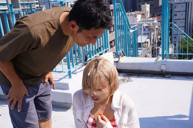 カラフルなネイルと小麦色… タンツボ女 北城希